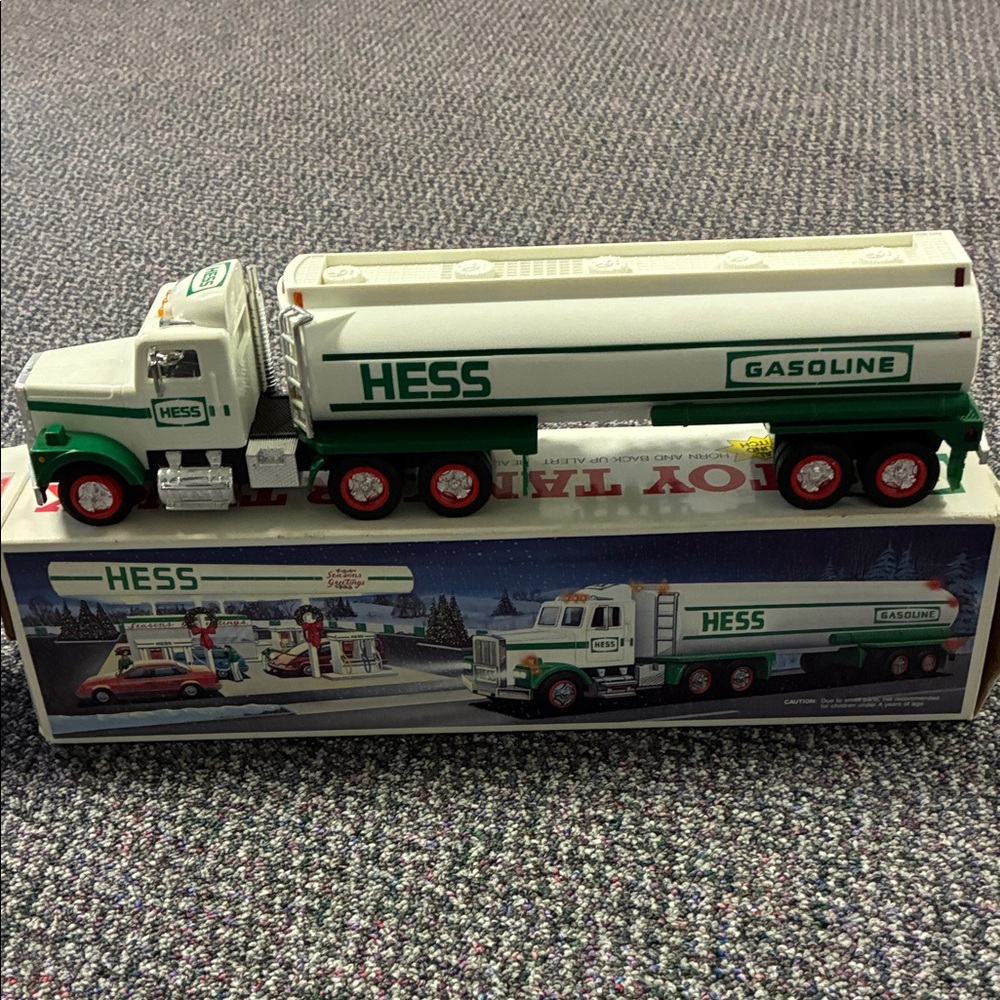 Hess Green and White Toy Tanker Truck 1990